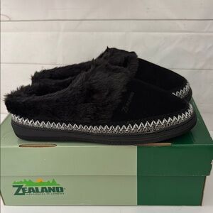 Zealand Size 8 Gracie Black Faux Fur lined Slippers Leather Upper